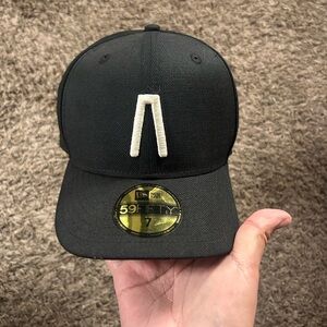 Fear Of God New Era Black 59FIFTY Cap with White Logo Size 7